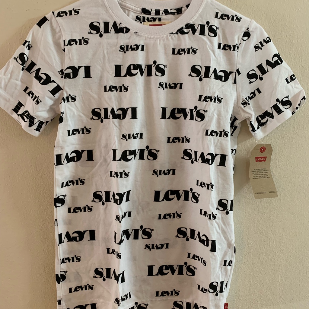 Levis Tee